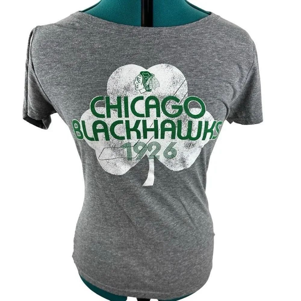 Chicago Blackhawks Shamrock Clover T-shirt - L